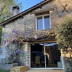 Le Clos Des Grands Frenes Bed & Breakfast 3*
