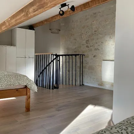 Le Clos Des Grands Frenes 3* Pons
