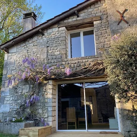 Le Clos Des Grands Frenes Frühstückspension 3*