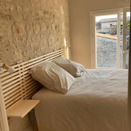 Le Clos Des Grands Frenes Frühstückspension Pons