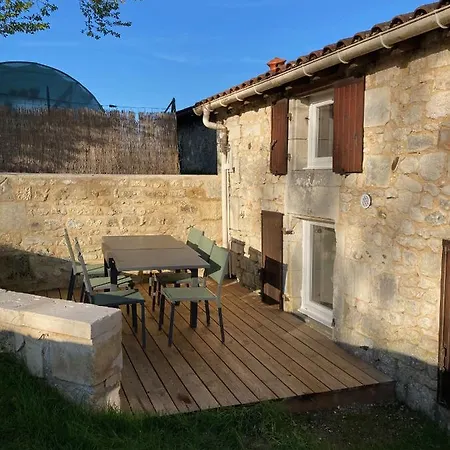 Le Clos Des Grands Frenes Frühstückspension