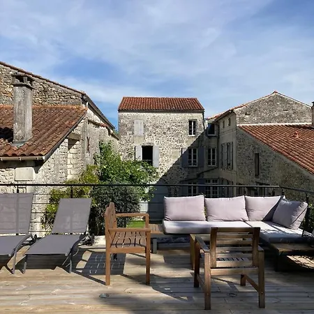 Le Clos Des Grands Frenes Frühstückspension Pons