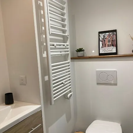 Le Clos Des Grands Frenes Bed & Breakfast